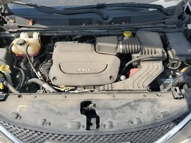 2017 CHRYSLER PACIFICA LX  