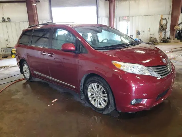 2012 TOYOTA SIENNA XLE  