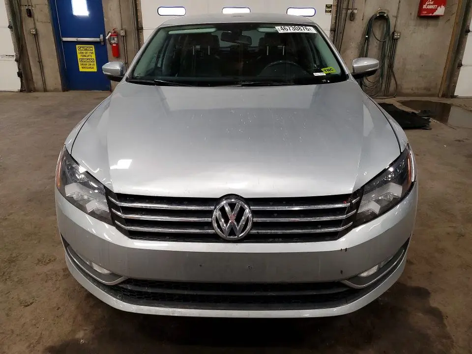 2015 VOLKSWAGEN PASSAT S  