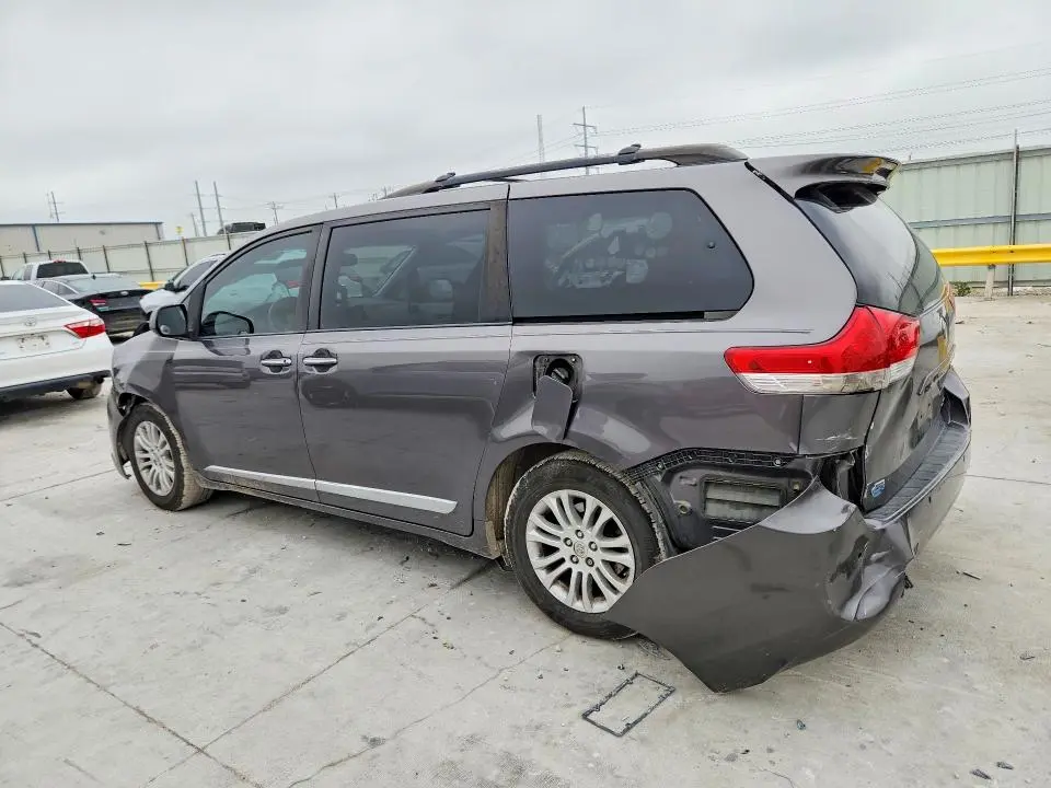 2012 TOYOTA SIENNA XLE 8-PASSENGER  