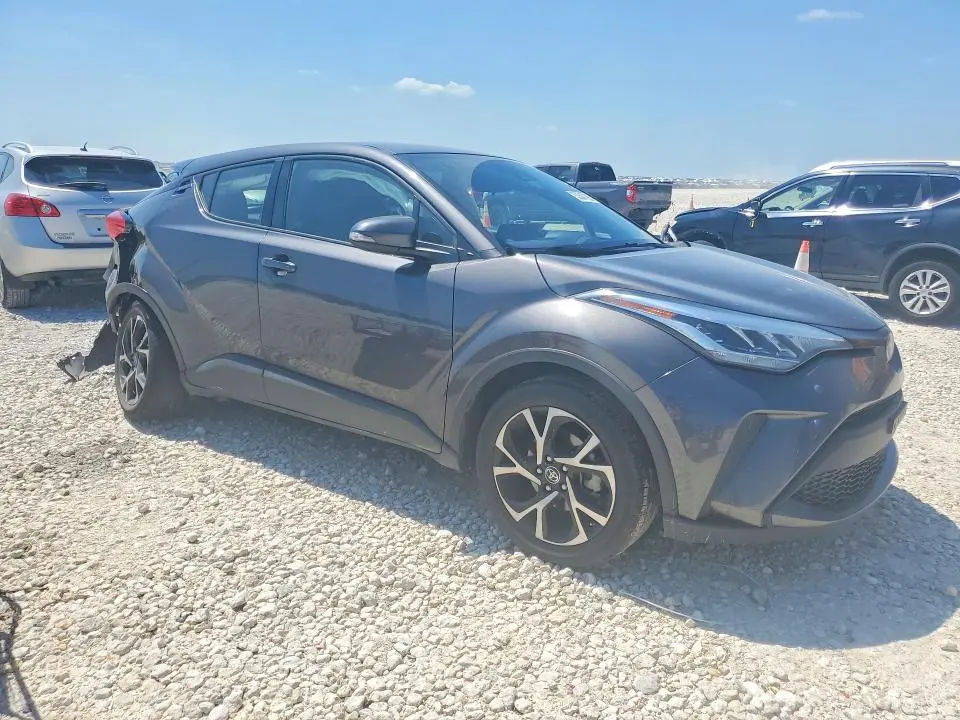 2021 TOYOTA C-HR XLE  