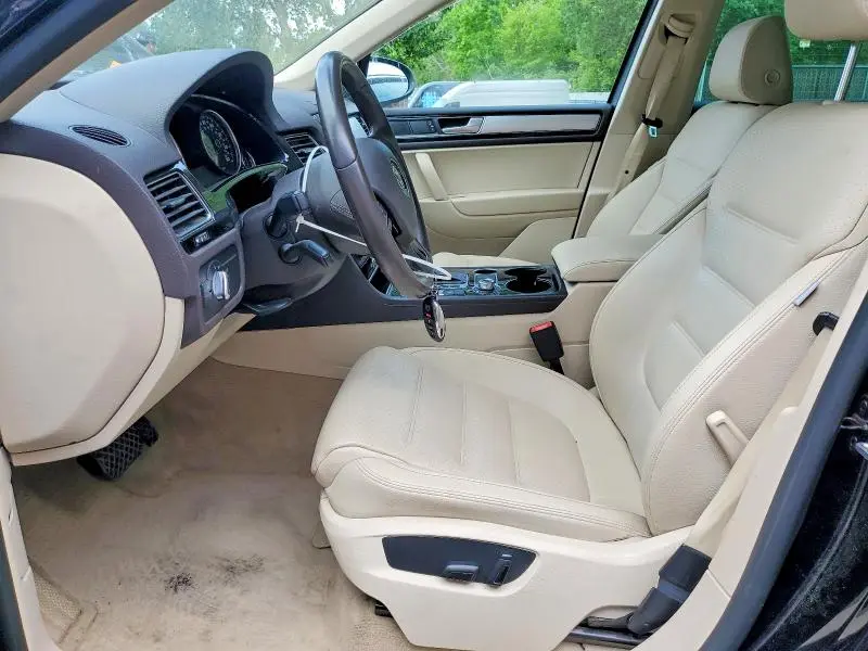 2016 VOLKSWAGEN TOUAREG SPORT  