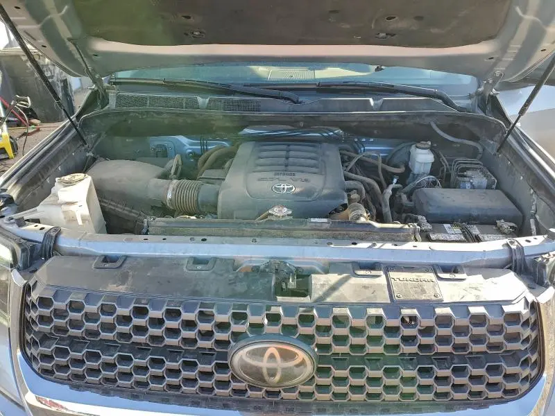 2018 TOYOTA TUNDRA CREWMAX SR5  