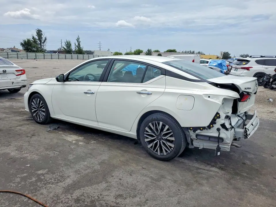 2025 NISSAN ALTIMA SV  