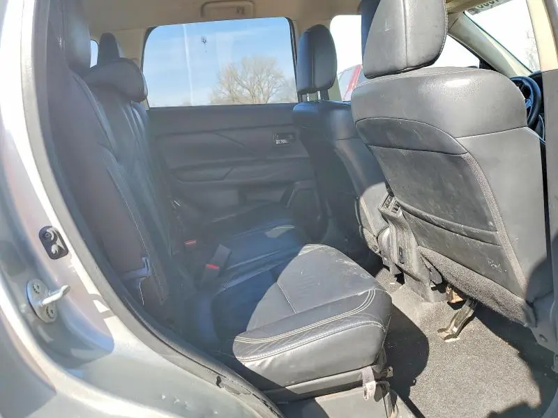 2020 MITSUBISHI OUTLANDER SE  