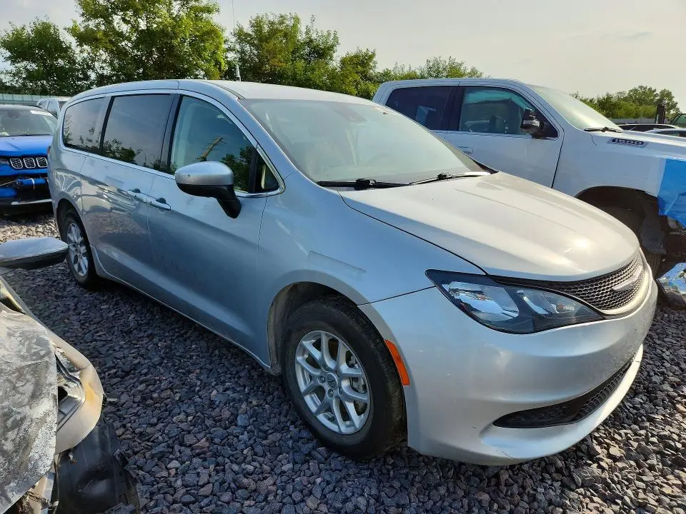 2023 CHRYSLER VOYAGER LX  
