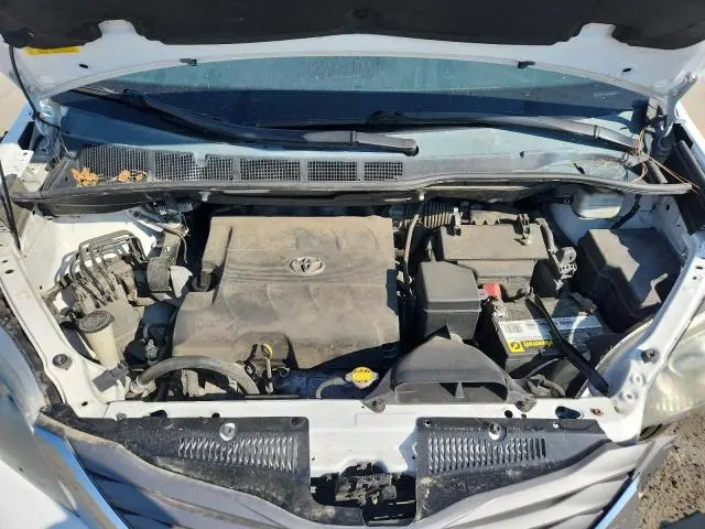 2013 TOYOTA SIENNA XLE  