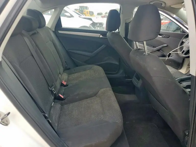 2013 VOLKSWAGEN PASSAT S  