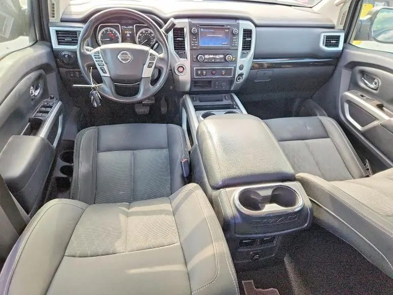 2017 NISSAN TITAN SV  