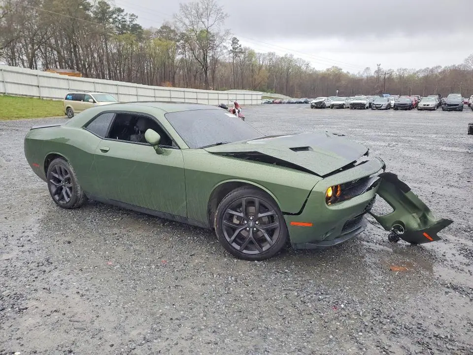 2022 DODGE CHALLENGER SXT  