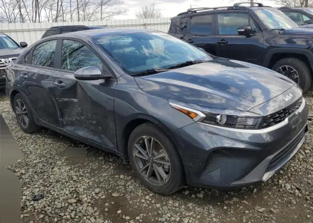 2023 KIA FORTE LX  