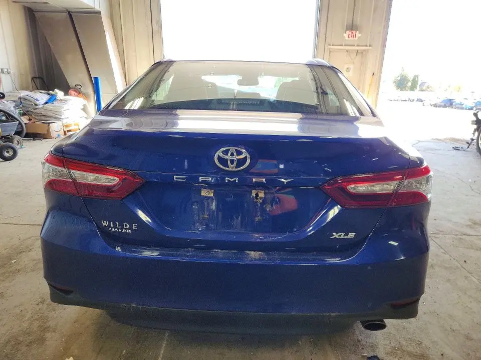 2018 TOYOTA CAMRY XLE  