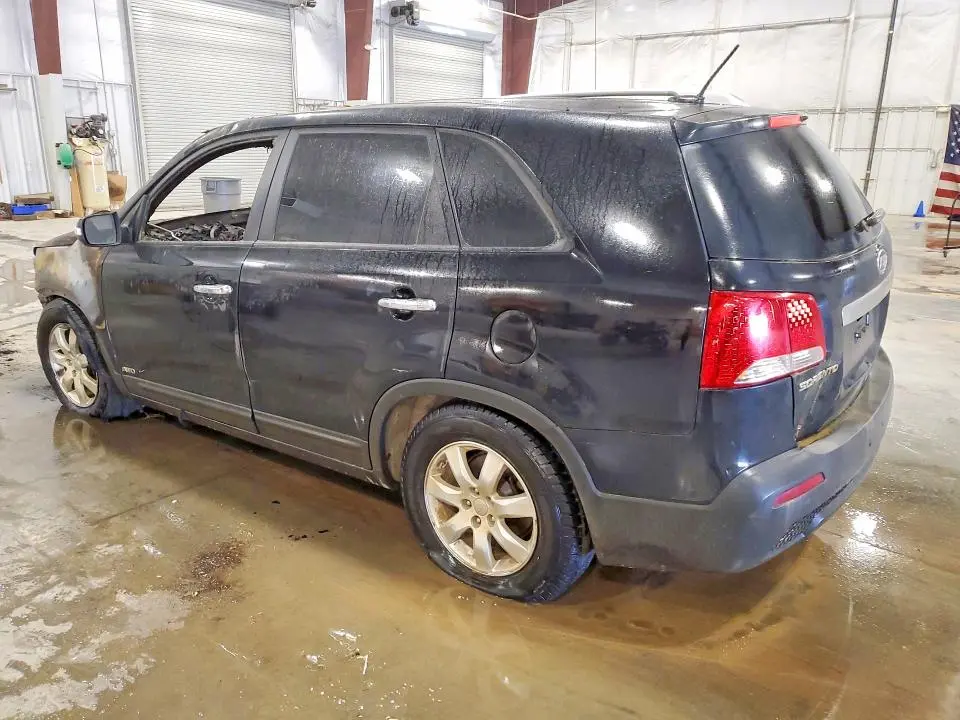 2013 KIA SORENTO LX  