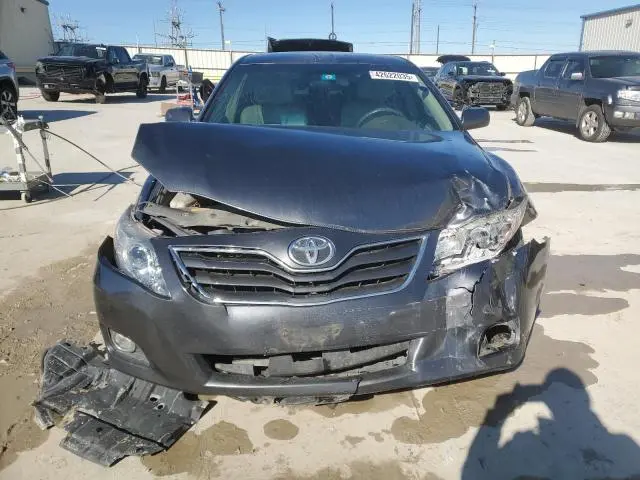 2011 TOYOTA CAMRY SE  