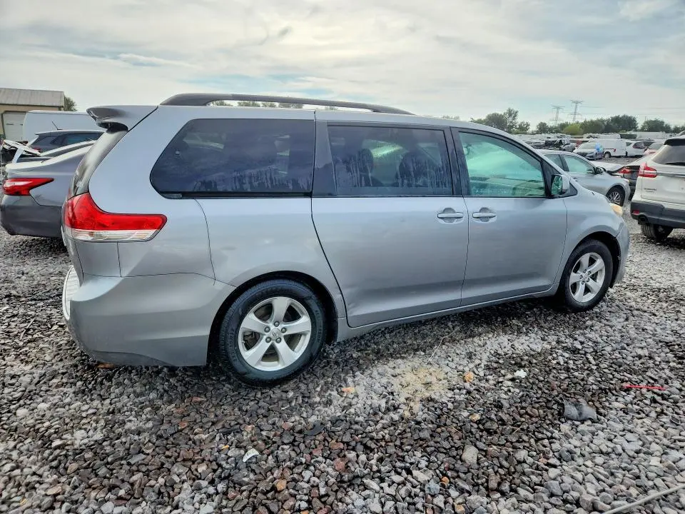 2011 TOYOTA SIENNA LE  