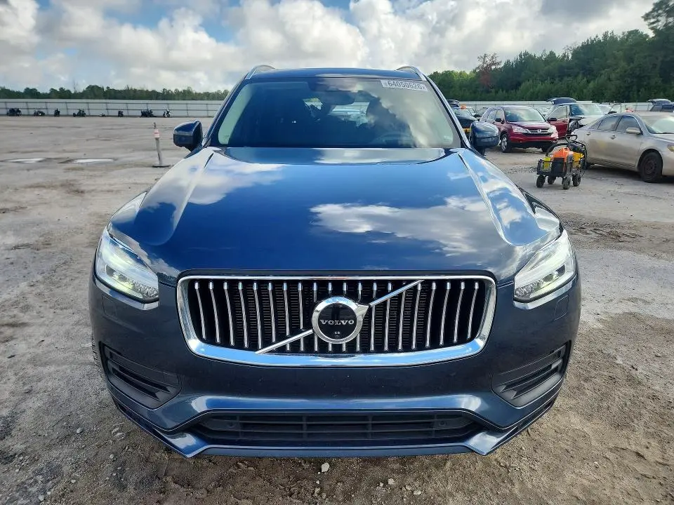 2022 VOLVO XC90 T6 MOMENTUM  