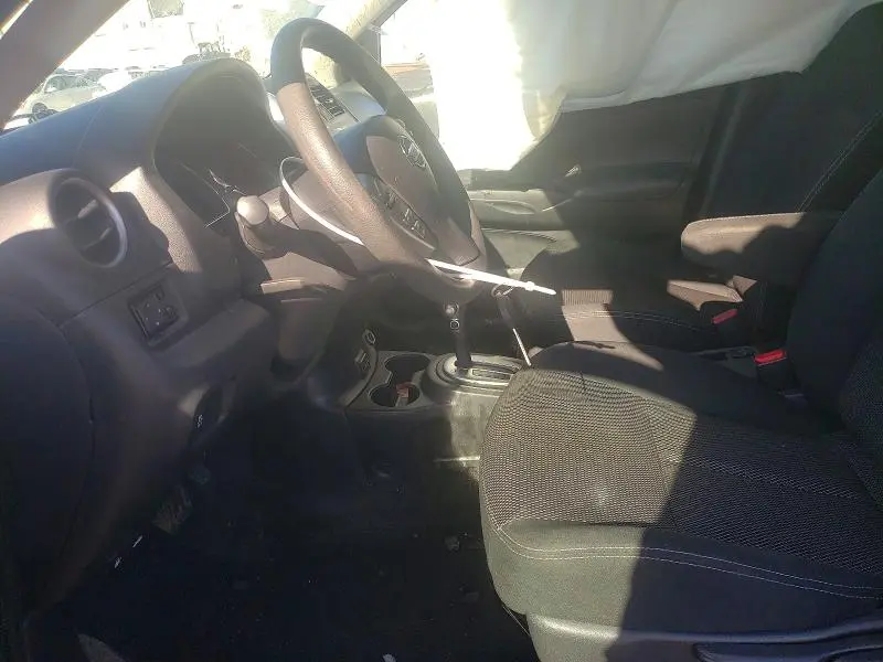 2017 NISSAN VERSA S  