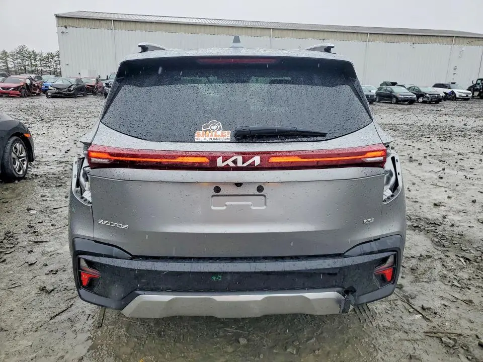 2025 KIA SELTOS EX  