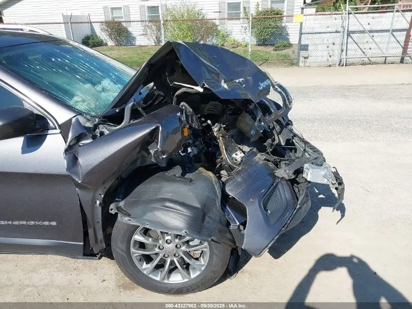 2019 JEEP CHEROKEE LATITUDE PLUS 4X4