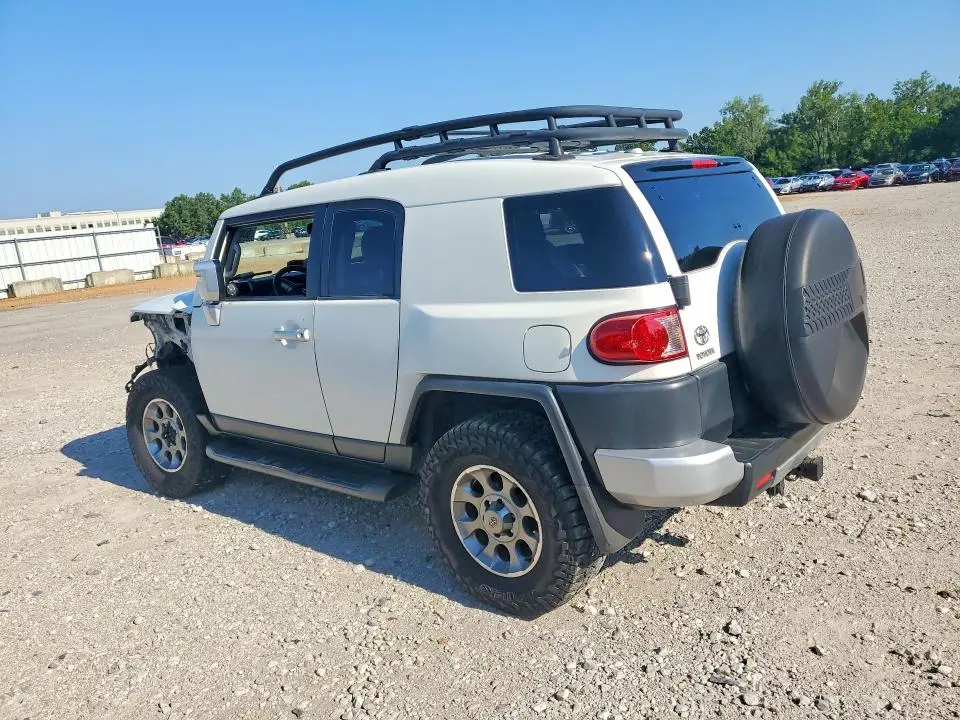 2011 TOYOTA FJ CRUISER BASE  