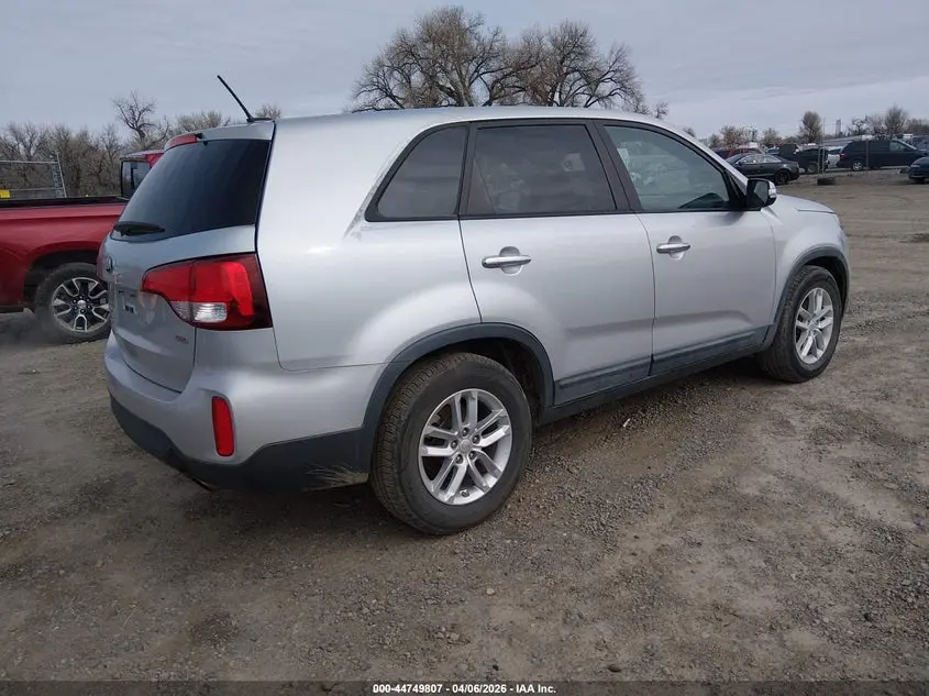 2015 KIA SORENTO LX
