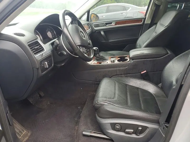 2013 VOLKSWAGEN TOUAREG V6  