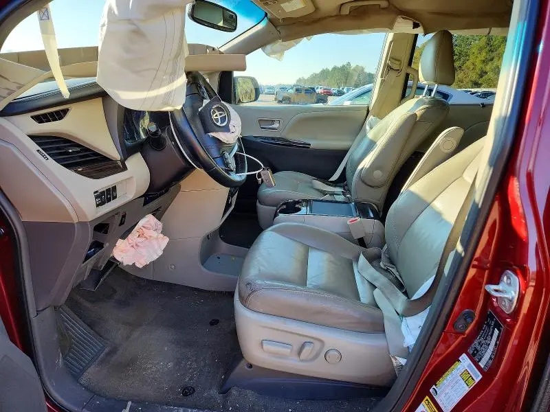 2015 TOYOTA SIENNA XLE  