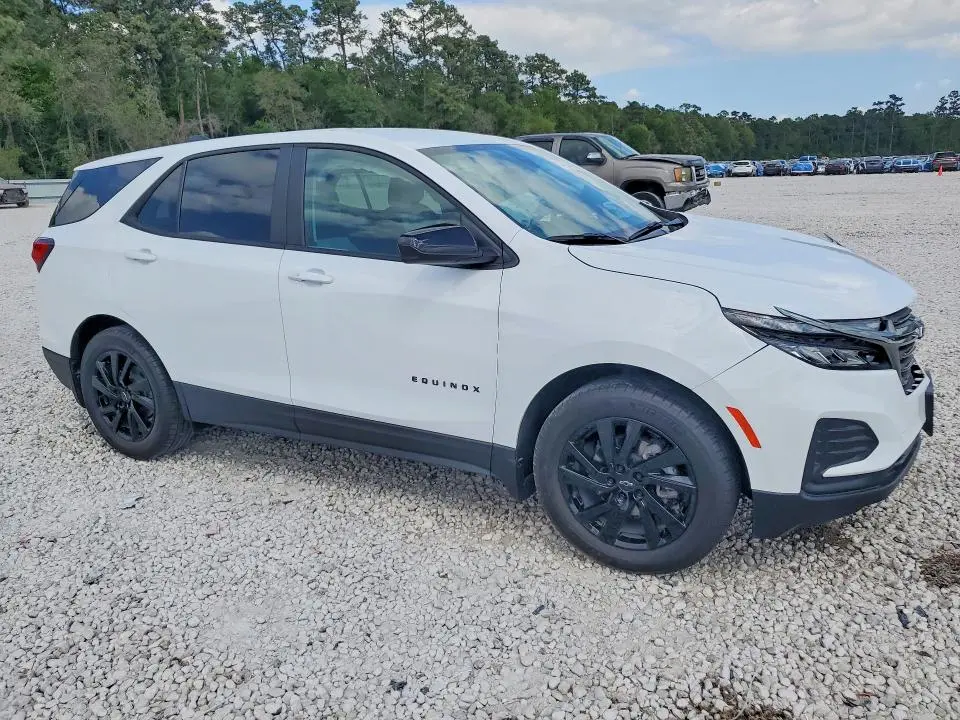 2024 CHEVROLET EQUINOX LS  