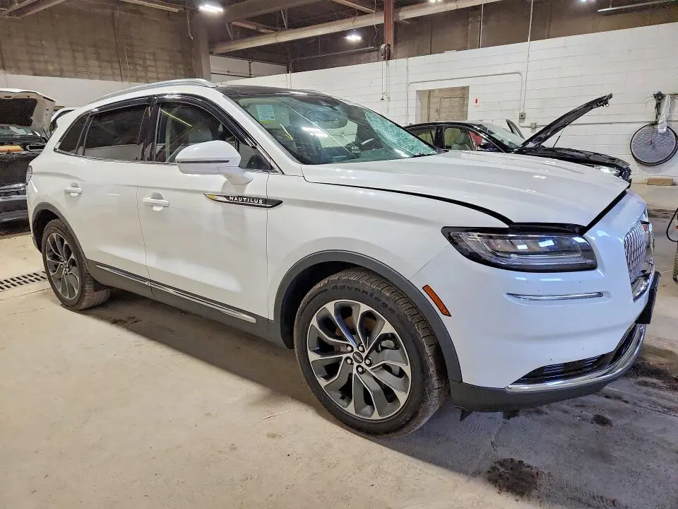 2021 LINCOLN NAUTILUS RESERVE  