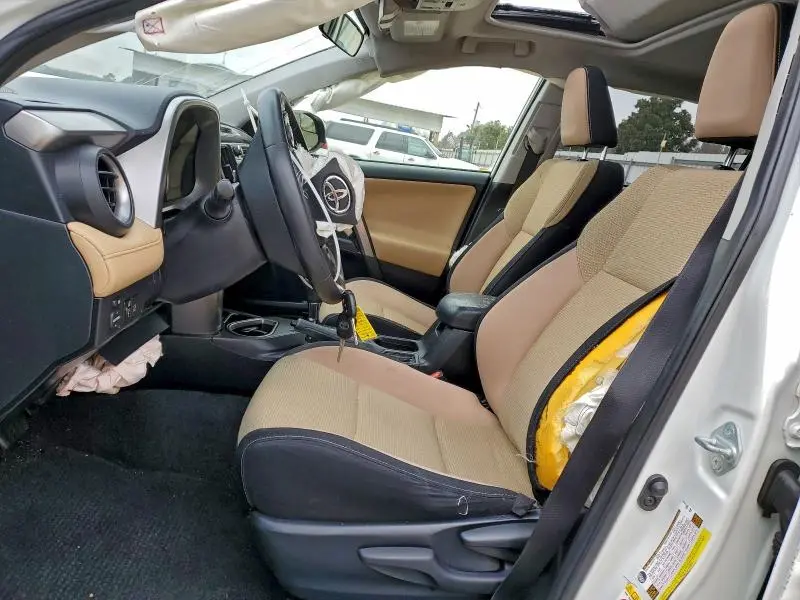 2017 TOYOTA RAV4 XLE  