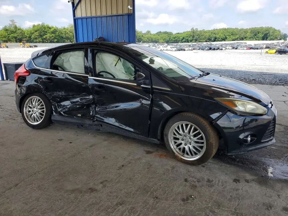 2012 FORD FOCUS TITANIUM  