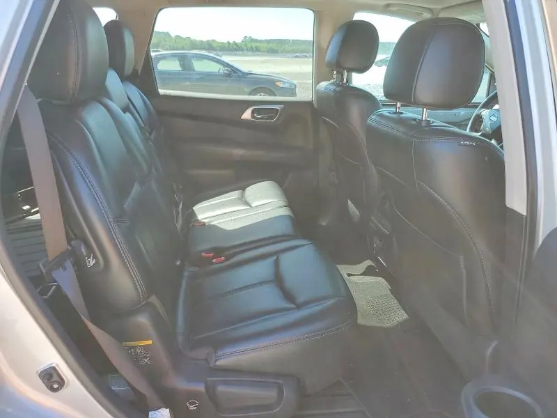 2017 NISSAN PATHFINDER SL  
