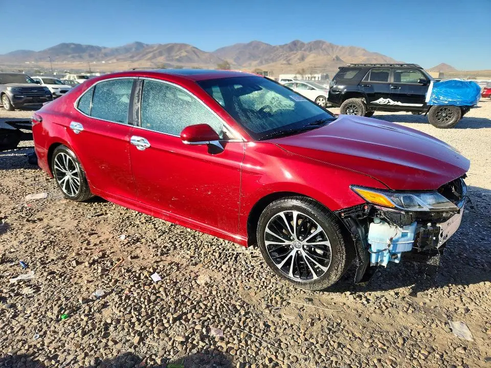 2018 TOYOTA CAMRY SE  
