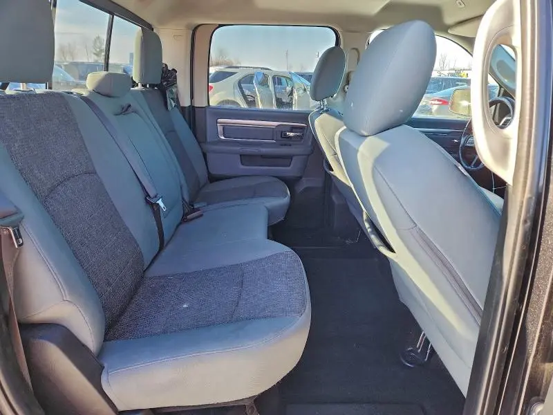 2017 RAM 1500 SLT  