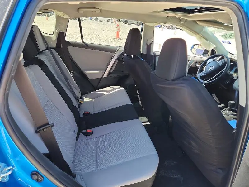 2017 TOYOTA RAV4 XLE  