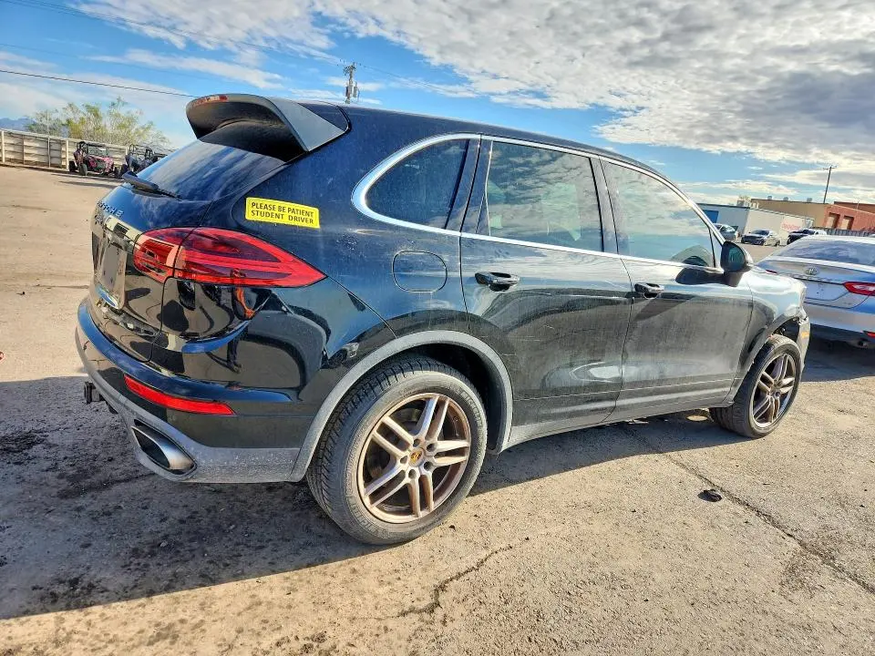 2016 PORSCHE CAYENNE   
