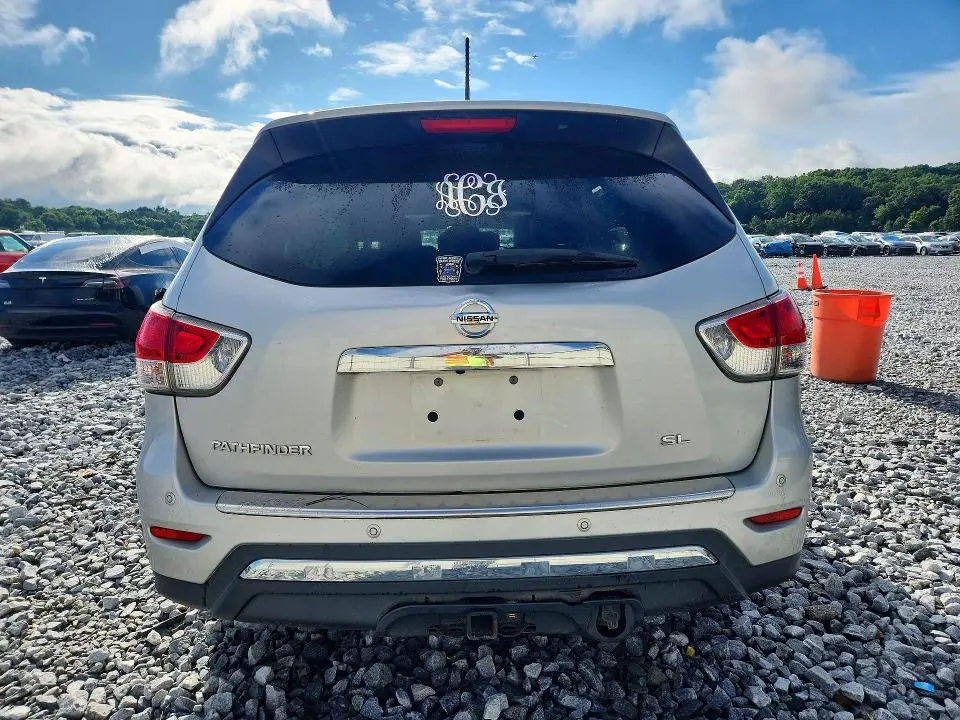 2016 NISSAN PATHFINDER SL  