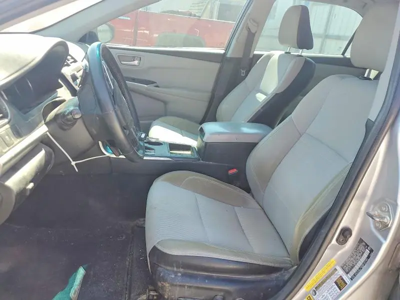 2016 TOYOTA CAMRY SE  