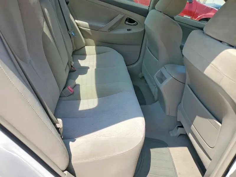 2010 TOYOTA CAMRY LE  