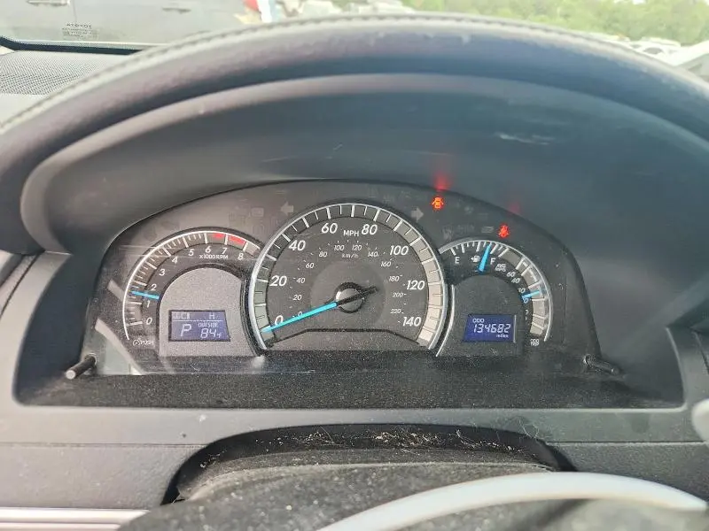 2014 TOYOTA CAMRY SE  