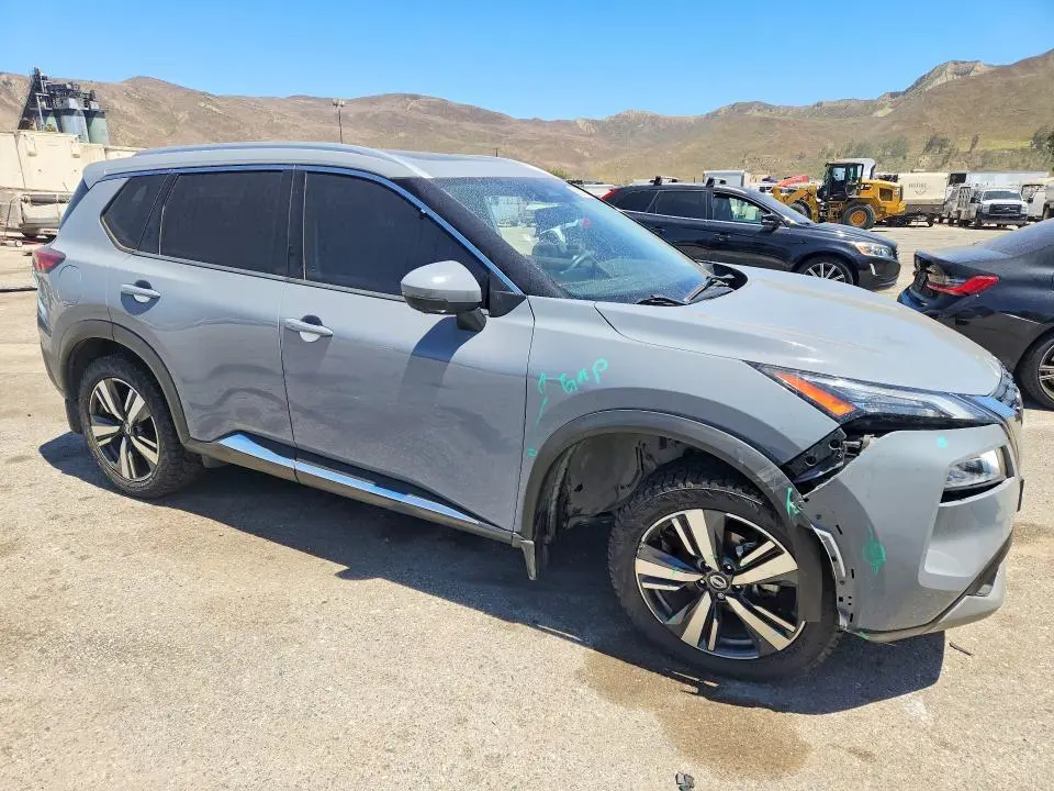 2021 NISSAN ROGUE SL  