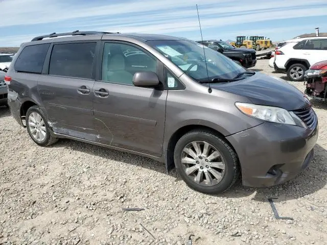2012 TOYOTA SIENNA LE