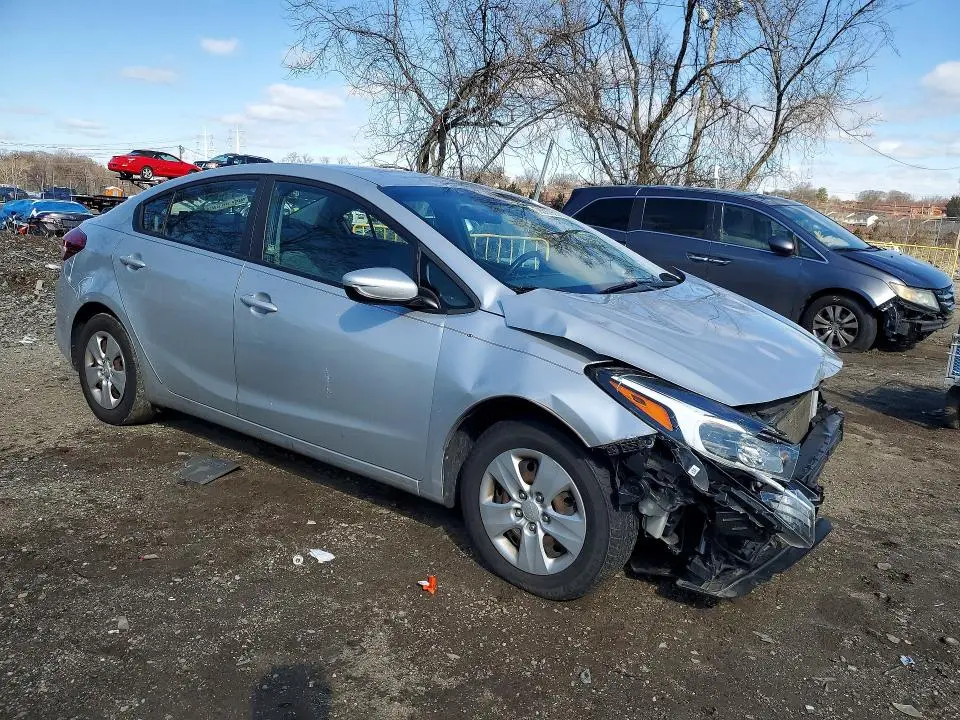 2017 KIA FORTE LX  