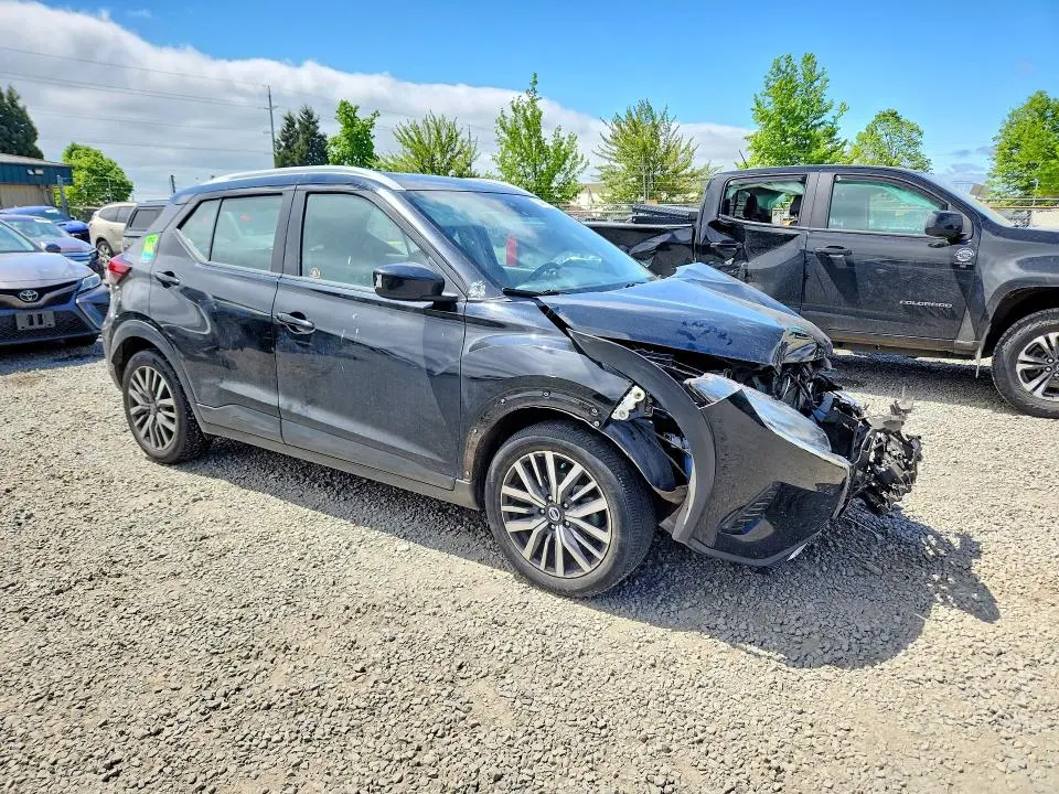2021 NISSAN KICKS SV  