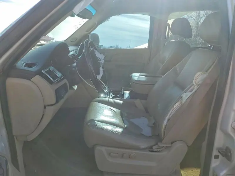 2011 CADILLAC ESCALADE ESV PREMIUM  