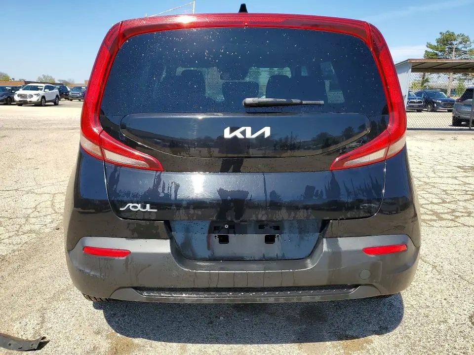 2022 KIA SOUL LX  