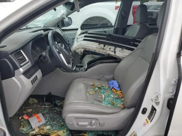 2018 TOYOTA HIGHLANDER SE