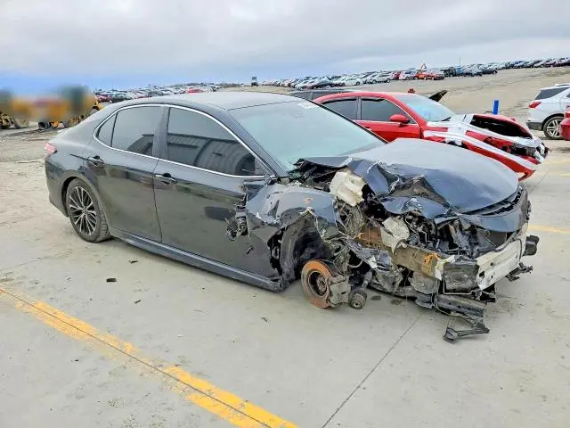 2019 TOYOTA CAMRY SE  