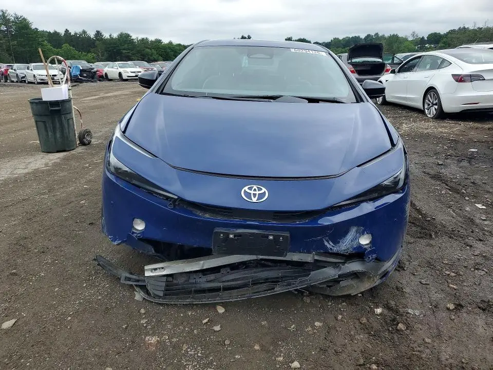 2025 TOYOTA PRIUS LE  