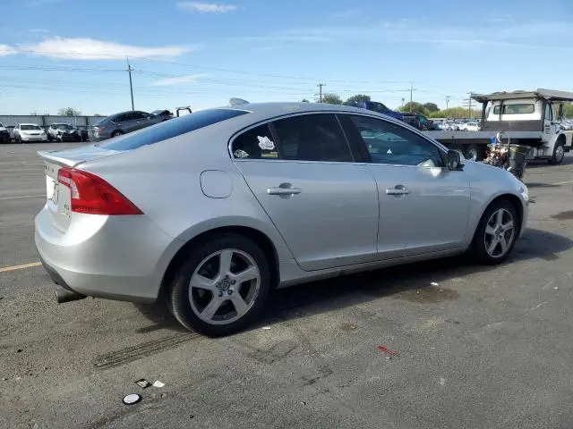 2012 VOLVO S60 T5  